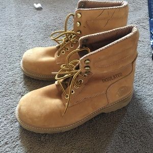 BRAND New size 9 work boots NEVER WORN!!!!!